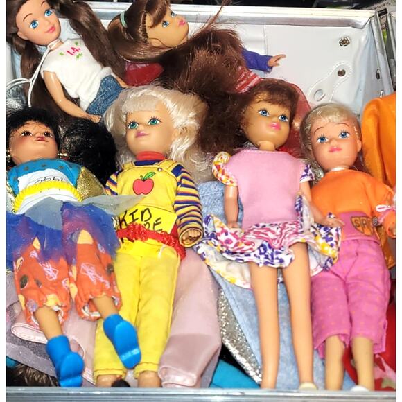 14 Dolls,11" 10" & 8" Vintage Kid Kore Fashion Dolls,Clothes & Fashion Case Lot - Picture 7 of 13